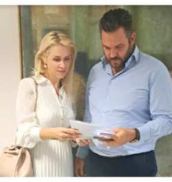 &Sigma;&tau;&omicron; &Upsilon;&pi;&omicron;&upsilon;&rho;&gamma;&epsilon;ί&omicron; &Pi;&alpha;&iota;&delta;&epsilon;ί&alpha;&sigmaf; &eta; &Lambda;ί&nu;&alpha; &Tau;&omicron;&upsilon;&pi;&epsilon;&kappa;&tau;&sigma;ή: "&Tau;&omicron; &sigma;&chi;&omicron;&lambda;&epsilon;ί&omicron; &sigma;&tau;&eta;&nu; Ά&mu;&mu;&omicron; &pi;&rho;έ&pi;&epsilon;&iota; &nu;&alpha; &mu;&epsilon;ί&nu;&epsilon;&iota; &alpha;&nu;&omicron;&iota;&chi;&tau;ό"