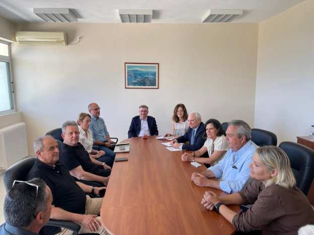 &Gamma;&iota;ά&nu;&nu;&eta;&sigmaf; &Alpha;&nu;&delta;&rho;&iota;&alpha;&nu;ό&sigmaf;: &Sigma;&tau;ό&chi;&omicron;&sigmaf; &eta; &omicron;&upsilon;&sigma;&iota;&alpha;&sigma;&tau;&iota;&kappa;ή &alpha;&nu;&alpha;&beta;ά&theta;&mu;&iota;&sigma;&eta; &tau;&omicron;&upsilon; &Kappa;&omicron;&nu;&iota;ά&rho;&epsilon;&iota;&omicron;&upsilon; &Iota;&nu;&sigma;&tau;&iota;&tau;&omicron;ύ&tau;&omicron;&upsilon; &Epsilon;&sigma;&pi;&epsilon;&rho;&iota;&delta;&omicron;&epsilon;&iota;&delta;ώ&nu; &Kappa;&omicron;&rho;&iota;&nu;&theta;ί&alpha;&sigmaf;
