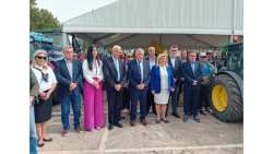&Kappa;&iota;&lambda;&epsilon;&lambda;έ&rho;: &Mu;&epsilon; &sigma;&upsilon;&lambda;&lambda;&alpha;&lambda;&eta;&tau;ή&rho;&iota;&omicron; &sigma;&upsilon;&mu;&mu;&epsilon;&tau;&epsilon;ί&chi;&alpha;&nu; &omicron;&iota; &alpha;&gamma;&rho;ό&tau;&epsilon;&sigmaf; &tau;&eta;&sigmaf; &Theta;&epsilon;&sigma;&sigma;&alpha;&lambda;ί&alpha;&sigmaf; &sigma;&tau;&omicron;&nu; &epsilon;&pi;ί&sigma;&eta;&mu;&omicron; &epsilon;&omicron;&rho;&tau;&alpha;&sigma;&mu;ό