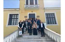 P J CONDELLIS S.A. &ndash; &laquo;&Alpha;&beta;&epsilon;&rho;ώ&phi;&epsilon;&iota;&omicron;&sigmaf; &Gamma;&epsilon;&omega;&rho;&gamma;&iota;&kappa;ή &Sigma;&chi;&omicron;&lambda;ή &Lambda;ά&rho;&iota;&sigma;&alpha;&sigmaf;&raquo; &Sigma;&tau;&eta;&rho;ί&zeta;&omicron;&nu;&tau;&alpha;&sigmaf; &tau;&eta;&nu; &Epsilon;&kappa;&pi;&alpha;ί&delta;&epsilon;&upsilon;&sigma;&eta; &kappa;&alpha;&iota; &tau;&eta;&nu; &Alpha;&nu;ά&pi;&tau;&upsilon;&xi;&eta; &sigma;&tau;&omicron;&nu; &Alpha;&gamma;&rho;&omicron;&delta;&iota;&alpha;&tau;&rho;&omicron;&phi;&iota;&kappa;ό &Tau;&omicron;&mu;έ&alpha;