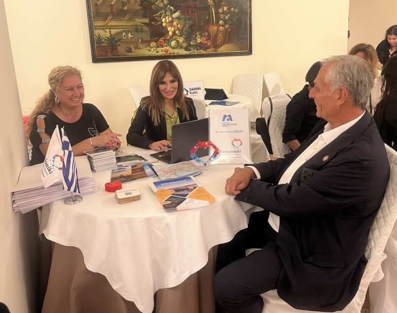 &Eta; &Pi;&Kappa;&Mu; &epsilon;&nu;&delta;&upsilon;&nu;&alpha;&mu;ώ&nu;&epsilon;&iota; &tau;&iota;&sigmaf; &sigma;&upsilon;&nu;&epsilon;&rho;&gamma;&alpha;&sigma;ί&epsilon;&sigmaf; &tau;&eta;&sigmaf; &sigma;&tau;&eta;&nu; &iota;&tau;&alpha;&lambda;&iota;&kappa;ή &tau;&omicron;&upsilon;&rho;&iota;&sigma;&tau;&iota;&kappa;ή &alpha;&gamma;&omicron;&rho;ά: &Sigma;&upsilon;&mu;&mu;&epsilon;&tau;&omicron;&chi;ή &sigma;&epsilon; &sigma;&tau;&omicron;&chi;&epsilon;&upsilon;&mu;έ&nu;&epsilon;&sigmaf; &Beta;2&Beta; &sigma;&upsilon;&nu;&alpha;&nu;&tau;ή&sigma;&epsilon;&iota;&sigmaf; &sigma;&tau;&eta; &Nu;ά&pi;&omicron;&lambda;&eta;, &mu;&epsilon; &epsilon;&pi;&alpha;&gamma;&gamma;&epsilon;&lambda;&mu;&alpha;&tau;ί&epsilon;&sigmaf; &tau;&omicron;&upsilon; &tau;&omicron;&upsilon;&rho;&iota;&sigma;&mu;&omicron;ύ