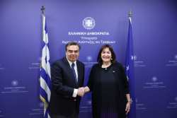 &Sigma;&upsilon;&nu;ά&nu;&tau;&eta;&sigma;&eta; &Mu;&alpha;&rho;&gamma;&alpha;&rho;ί&tau;&eta; &Sigma;&chi;&omicron;&iota;&nu;ά - Dubravka &Scaron;uica : &Mu;&epsilon;&sigma;ό&gamma;&epsilon;&iota;&omicron;&sigmaf;, &pi;&rho;&omega;&tau;&omicron;&gamma;&epsilon;&nu;ή&sigmaf; &tau;&omicron;&mu;έ&alpha;&sigmaf; &kappa;&alpha;&iota; &Mu;έ&sigma;&eta; &Alpha;&nu;&alpha;&tau;&omicron;&lambda;ή &sigma;&tau;&omicron; &epsilon;&pi;ί&kappa;&epsilon;&nu;&tau;&rho;&omicron;