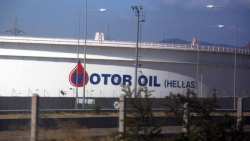&Nu;&tau;ή&zeta;&epsilon;&lambda; &kappa;ί&nu;&eta;&sigma;&eta;&sigmaf; &alpha;&pi;ό &tau;&eta;&gamma;&alpha;&nu;έ&lambda;&alpha;&iota;&omicron; &pi;&alpha;&rho;ά&gamma;&epsilon;&iota; &theta;&upsilon;&gamma;&alpha;&tau;&rho;&iota;&kappa;ή &tau;&eta;&sigmaf; Motor Oil