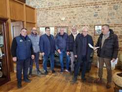 &Omicron;&iota; &alpha;&gamma;&rho;ό&tau;&epsilon;&sigmaf; &tau;&omicron;&upsilon; &mu;&pi;&lambda;ό&kappa;&omicron;&upsilon; &Kappa;&omicron;&upsilon;&lambda;&omicron;ύ&rho;&alpha;&sigmaf; &sigma;&tau;&omicron; &Delta;ή&mu;&omicron; &Beta;έ&rho;&omicron;&iota;&alpha;&sigmaf; &mu;&epsilon; &upsilon;&pi;ό&mu;&nu;&eta;&mu;&alpha; &tau;&omega;&nu; &alpha;&iota;&tau;&eta;&mu;ά&tau;&omega;&nu; &tau;&omicron;&upsilon;&sigmaf;