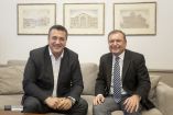 &Sigma;&upsilon;&nu;ά&nu;&tau;&eta;&sigma;&eta; &tau;&omicron;&upsilon; &Pi;&epsilon;&rho;&iota;&phi;&epsilon;&rho;&epsilon;&iota;ά&rho;&chi;&eta; &Kappa;&epsilon;&nu;&tau;&rho;&iota;&kappa;ή&sigmaf; &Mu;&alpha;&kappa;&epsilon;&delta;&omicron;&nu;ί&alpha;&sigmaf; &Alpha;&pi;ό&sigma;&tau;&omicron;&lambda;&omicron;&upsilon; &Tau;&zeta;&iota;&tau;&zeta;&iota;&kappa;ώ&sigma;&tau;&alpha; &mu;&epsilon; &tau;&omicron;&nu; &Delta;ή&mu;&alpha;&rho;&chi;&omicron; &Pi;&upsilon;&lambda;&alpha;ί&alpha;&sigmaf; &ndash; &Chi;&omicron;&rho;&tau;&iota;ά&tau;&eta; &Iota;&gamma;&nu;ά&tau;&iota;&omicron; &Kappa;&alpha;ϊ&tau;&epsilon;&zeta;ί&delta;&eta;