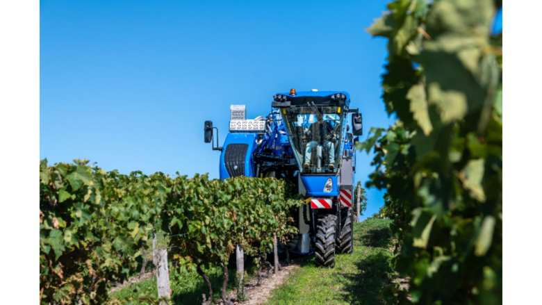 &Eta; New Holland &delta;&eta;&mu;&iota;&omicron;&upsilon;&rho;&gamma;&epsilon;ί έ&nu;&alpha; &rho;&epsilon;&kappa;ό&rho; &sigma;&tau;&eta;&nu; &alpha;&pi;ό&delta;&omicron;&sigma;&eta; &tau;&eta;&sigmaf; &sigma;&upsilon;&gamma;&kappa;&omicron;&mu;&iota;&delta;ή&sigmaf; &sigma;&tau;&alpha;&phi;&upsilon;&lambda;&iota;ώ&nu;
