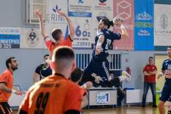 &Zeta;&alpha;&phi;&epsilon;&iota;&rho;ά&kappa;&eta;&sigmaf;: Έ&kappa;&lambda;&epsilon;&iota;&sigma;&epsilon; &tau;&omicron; &rho;ό&sigma;&tau;&epsilon;&rho; &tau;&eta;&sigmaf; &alpha;&nu;&delta;&rho;&iota;&kappa;ή&sigmaf; &omicron;&mu;ά&delta;&alpha;&sigmaf; - &Mu;&epsilon; &beta;&alpha;&sigma;&iota;&kappa;ό &kappa;&omicron;&rho;&mu;ό &tau;&omicron;&upsilon;&sigmaf; &Nu;&alpha;&omicron;&upsilon;&sigma;&alpha;ί&omicron;&upsilon;&sigmaf; &kappa;&alpha;&iota; &mu;&epsilon;&rho;&iota;&kappa;έ&sigmaf; &pi;&rho;&omicron;&sigma;&theta;ή&kappa;&epsilon;&sigmaf;