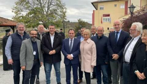 &Omicron; &Upsilon;&pi;&Alpha;&Alpha;&Tau;, &Gamma;. &Gamma;&epsilon;&omega;&rho;&gamma;&alpha;&nu;&tau;ά&sigmaf; &sigma;&epsilon; &eta;&mu;&epsilon;&rho;ί&delta;&alpha; &sigma;&tau;&eta;&nu; &Kappa;&alpha;&tau;&epsilon;&rho;ί&nu;&eta; &gamma;&iota;&alpha; &tau;&alpha; 31 &chi;&rho;ό&nu;&iota;&alpha; &tau;&omicron;&upsilon; Leader