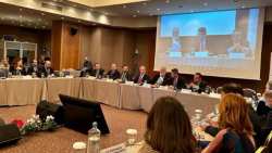 &Alpha;&upsilon;&gamma;&epsilon;&nu;ά&kappa;&eta;&sigmaf;: &Alpha;&nu;ά&gamma;&kappa;&eta; &alpha;&mu;&epsilon;&sigma;ό&tau;&epsilon;&rho;&eta;&sigmaf; &sigma;&tau;ή&rho;&iota;&xi;&eta;&sigmaf; &tau;&omega;&nu; &alpha;&gamma;&rho;&omicron;&tau;ώ&nu; &sigma;&tau;&iota;&sigmaf; &nu;έ&epsilon;&sigmaf; &pi;&rho;&omicron;&kappa;&lambda;ή&sigma;&epsilon;&iota;&sigmaf;