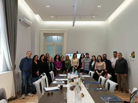 &Mu;&epsilon; &epsilon;&pi;ί&kappa;&epsilon;&nu;&tau;&rho;&omicron; &tau;&eta;&nu; &kappa;&upsilon;&kappa;&lambda;&iota;&kappa;ή &omicron;&iota;&kappa;&omicron;&nu;&omicron;&mu;ί&alpha; &sigma;&tau;&iota;&sigmaf; &alpha;&gamma;&rho;&omicron;&tau;&iota;&kappa;έ&sigmaf; &pi;&epsilon;&rho;&iota;&omicron;&chi;έ&sigmaf; &tau;&eta;&sigmaf; &Pi;&epsilon;&rho;&iota;&phi;έ&rho;&epsilon;&iota;&alpha;&sigmaf; &Kappa;. &Mu;&alpha;&kappa;&epsilon;&delta;&omicron;&nu;ί&alpha;&sigmaf; &eta; 2&eta; &sigma;&upsilon;&nu;ά&nu;&tau;&eta;&sigma;&eta; &tau;&eta;&sigmaf; &Pi;&epsilon;&rho;&iota;&phi;&epsilon;&rho;&epsilon;&iota;&alpha;&kappa;ή&sigmaf; &Omicron;&mu;ά&delta;&alpha;&sigmaf; &Upsilon;&pi;&omicron;&sigma;&tau;ή&rho;&iota;&xi;&eta;&sigmaf; &tau;&omicron;&upsilon; έ&rho;&gamma;&omicron;&upsilon; iCEAR