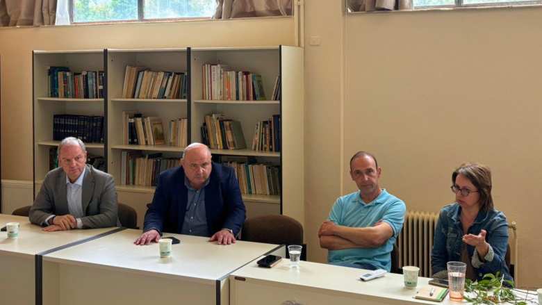 &Delta;&iota;&omicron;&nu;ύ&sigma;&eta;&sigmaf; &Sigma;&tau;&alpha;&mu;&epsilon;&nu;ί&tau;&eta;&sigmaf;: &laquo;&Sigma;&upsilon;&nu;έ&chi;&epsilon;&iota;&alpha; &tau;&omega;&nu; &pi;&rho;&omega;&tau;&omicron;&beta;&omicron;&upsilon;&lambda;&iota;ώ&nu; &gamma;&iota;&alpha; &tau;&eta;&nu; &alpha;&nu;&tau;&iota;&mu;&epsilon;&tau;ώ&pi;&iota;&sigma;&eta; &tau;&eta;&sigmaf; &xi;ή&rho;&alpha;&nu;&sigma;&eta;&sigmaf;  &kappa;&lambda;&alpha;&delta;&iota;ώ&nu; &sigma;&tau;&eta; &rho;&omicron;&delta;&alpha;&kappa;&iota;&nu;&iota;ά&raquo;