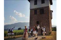 &Alpha;&phi;&iota;&epsilon;&rho;&omega;&mu;έ&nu;&omicron;&sigmaf; &sigma;&tau;&eta; &mu;&alpha;&gamma;&epsilon;&iota;&rho;&iota;&kappa;ή &kappa;&alpha;&iota; &tau;&eta;&nu; &pi;&alpha;&rho;ά&delta;&omicron;&sigma;&eta; &tau;&eta;&sigmaf; &Nu;ά&omicron;&upsilon;&sigma;&alpha;&sigmaf; &omicron; &Phi;&epsilon;&beta;&rho;&omicron;&upsilon;ά&rho;&iota;&omicron;&sigmaf; &sigma;&tau;&omicron; &Kappa;&tau;ή&mu;&alpha; &Kappa;&Upsilon;&Rho;-&Gamma;&Iota;&Alpha;&Nu;&Nu;&Eta;