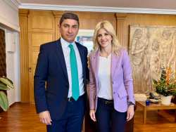 &Tau;&omicron; &Upsilon;&Pi;&Alpha;&Alpha;&Tau; &sigma;&upsilon;&mu;&beta;ά&lambda;&lambda;&epsilon;&iota; &kappa;&alpha;&theta;&omicron;&rho;&iota;&sigma;&tau;&iota;&kappa;ά &sigma;&tau;&eta;&nu; &alpha;&nu;ά&pi;&tau;&upsilon;&xi;&eta; &tau;&omicron;&upsilon; &tau;&omicron;&upsilon;&rho;&iota;&sigma;&mu;&omicron;ύ &upsilon;&pi;&alpha;ί&theta;&rho;&omicron;&upsilon; - &Sigma;&upsilon;&nu;ά&nu;&tau;&eta;&sigma;&eta; &Lambda;&epsilon;&upsilon;&tau;έ&rho;&eta; &Alpha;&upsilon;&gamma;&epsilon;&nu;ά&kappa;&eta; &mu;&epsilon; Έ&lambda;&epsilon;&nu;&alpha; &Rho;ά&pi;&tau;&eta;