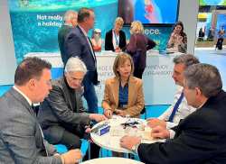 &Eta; &Pi;&epsilon;&rho;&iota;&phi;έ&rho;&epsilon;&iota;&alpha; &Kappa;&epsilon;&nu;&tau;&rho;&iota;&kappa;ή&sigmaf; &Mu;&alpha;&kappa;&epsilon;&delta;&omicron;&nu;ί&alpha;&sigmaf; &sigma;&tau;&iota;&sigmaf; &Delta;&iota;&epsilon;&theta;&nu;&epsilon;ί&sigmaf; &Epsilon;&kappa;&theta;έ&sigma;&epsilon;&iota;&sigmaf; &Tau;&omicron;&upsilon;&rho;&iota;&sigma;&mu;&omicron;ύ &ldquo;Messe Wien&rdquo; &kappa;&alpha;&iota; &ldquo;&Mu;&Alpha;&Tau;&Kappa;&Alpha;&rdquo;