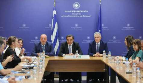 Πρώτο πακέτο 7 μέτρων στήριξης της ελληνικής αλιείας ανακοίνωσε ο ΥπΑΑΤ Μαργαρίτης Σχοινάς μετά από σύσκεψη με αλιείς