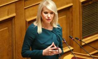Θεοδώρα Τζάκρη: «Ανεμογεννήτρια χωρίς υπόγεια διασύνδεση σημαίνει πυρκαγιά